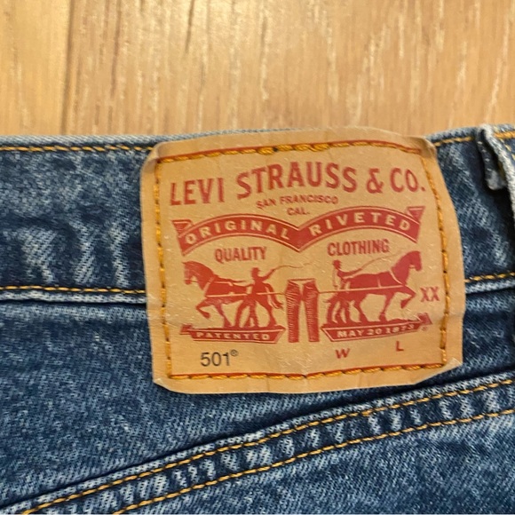 Levi’s 501 high waisted dark wash jeans - Picture 4 of 4
